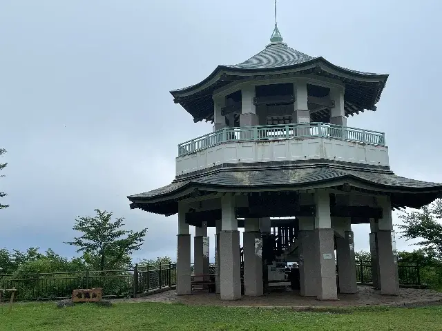弘法公園 塔の形をした展望台がある