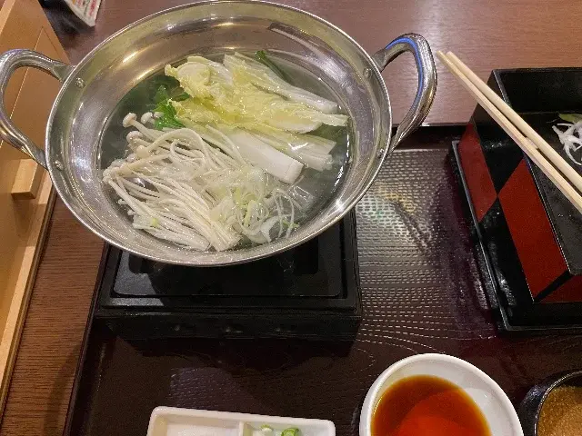 鍋 野菜が煮込まれている