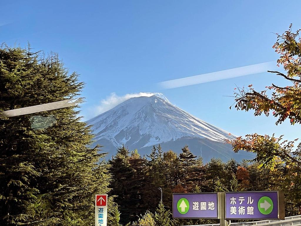 車窓から見える富士山